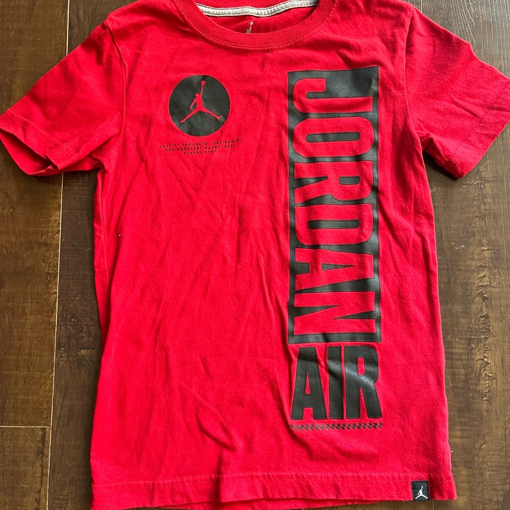 Kids Jordan Shirt Size Small.